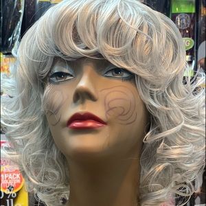 Gray wig